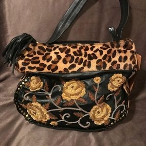 Pristine Clever Carriage Company Leather Purse